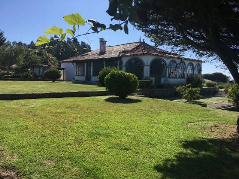 Quinta com 1ha de terreno em Vilar de Pinheiro, Vila do Conde!!