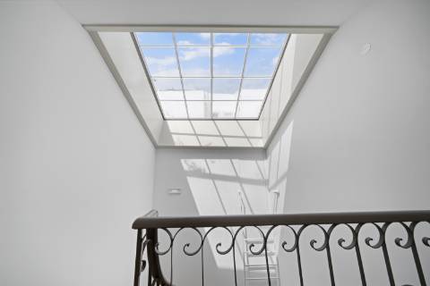 Apartamento T1 novo à beira do Chiado em Lisboa!!