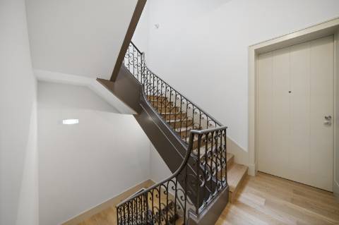 Apartamento T1 novo à beira do Chiado em Lisboa!!