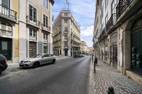 Apartamento T1 novo à beira do Chiado em Lisboa!!