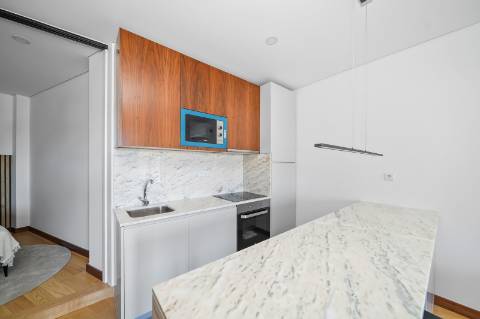 Apartamento T0+1 no centro histórico do Porto!!