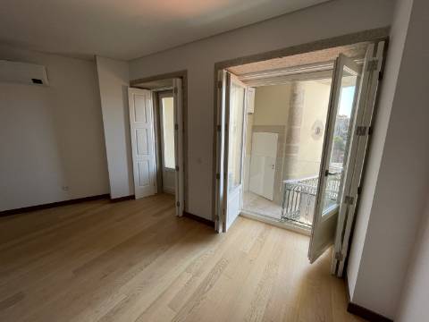 Apartamento T0+1 no centro histórico do Porto!!