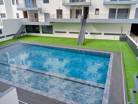 Apartamento T3 com Varandas e Vista Deslumbrante sobre a Ria Formosa