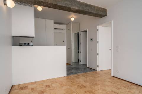 Apartamento T1 de 55 m2 a 300 m da Estação de Metro dos Aliados!