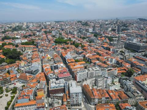 Apartamento T1 de 55 m2 a 300 m da Estação de Metro dos Aliados!