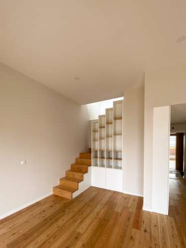 Apartamento T1 com mezzanine e varanda no Centro de Aveiro