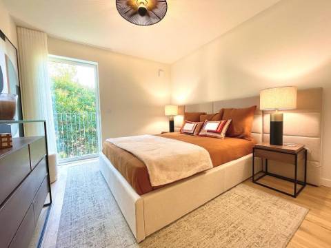 Apartamento T2 duplex novo em Areeiro