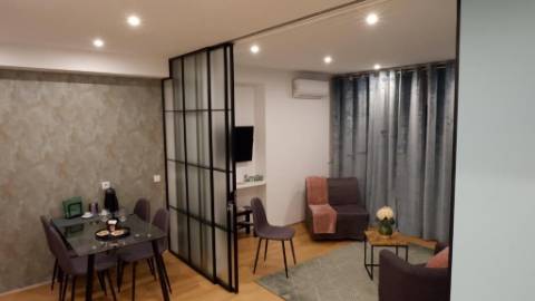 Apartamento T2 na Baixa do Porto para arrendamento