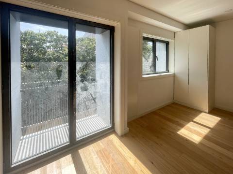 Apartamento T0 a 400 m da Estação do Metro