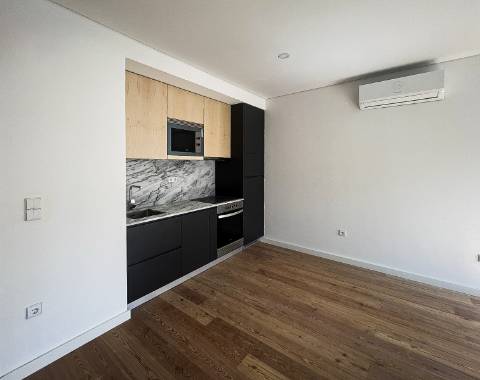 Apartamento T0 a 400 m da Estação do Metro