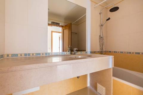 Excelente apartamento T3 no centro de Vilamoura