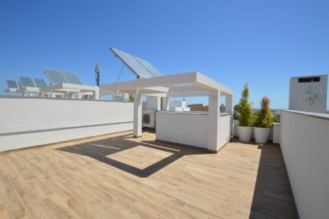 Moradia com 3 quartos com piscina privativa e vista mar