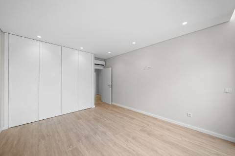 Moradia T4 em Anta, Espinho.