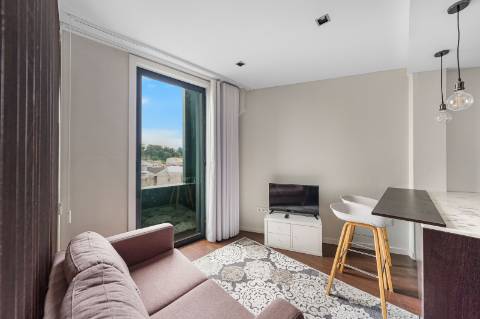 Apartamento T0 em frente a estação de Metro!