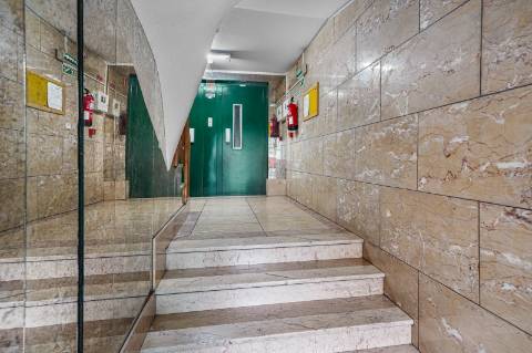 Apartamento T0 em frente a estação de Metro!