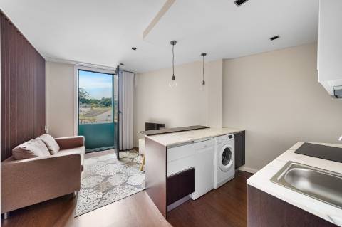 Apartamento T0 em frente a estação de Metro!