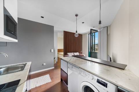 Apartamento T0 em frente a estação de Metro!