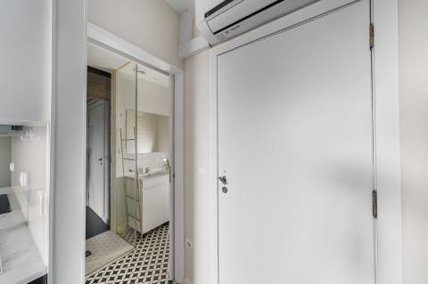 Apartamento T0 em frente a estação de Metro!