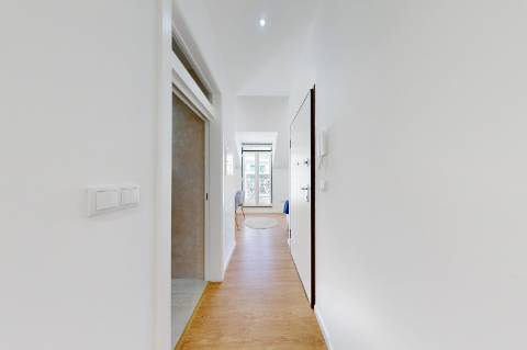 Excelente Apartamento T2 totalmente recuperado, mobilado e decorado, em São Vicente.