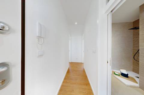 Excelente Apartamento T2 totalmente recuperado, mobilado e decorado, em São Vicente.