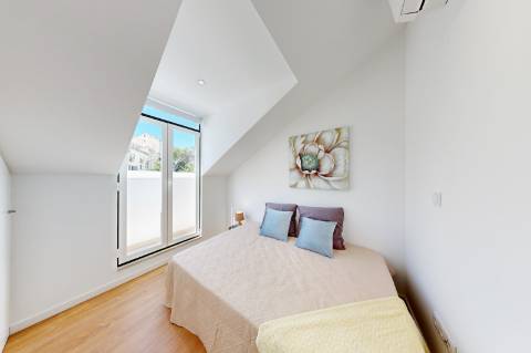 Excelente Apartamento T2 totalmente recuperado, mobilado e decorado, em São Vicente.