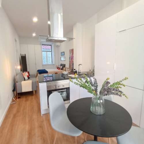 Apartamento T0 em remodelação convertido em T2 - Com isenção de pagamento de IMT para investidores