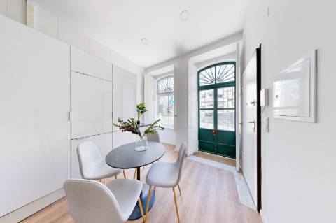 Apartamento T0 em remodelação convertido em T2 - Com isenção de pagamento de IMT para investidores