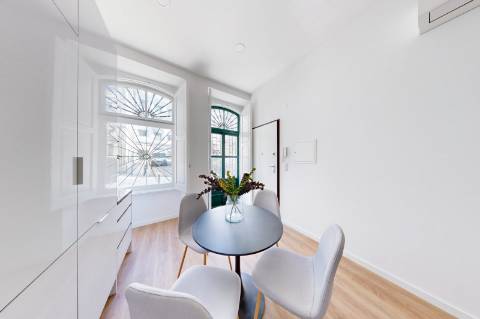 Apartamento T0 em remodelação convertido em T2 - Com isenção de pagamento de IMT para investidores