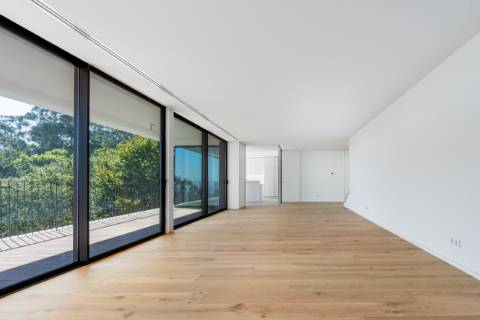 T4 duplex, vista para a cidade do Porto e Rio Douro com terraço de 105m2, perto do centro de Vila Nova de Gaia