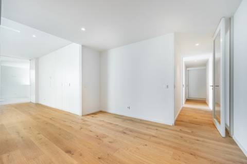 T4 duplex, vista para a cidade do Porto e Rio Douro com terraço de 105m2, perto do centro de Vila Nova de Gaia