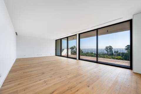 T4 duplex, vista para a cidade do Porto e Rio Douro com terraço de 105m2, perto do centro de Vila Nova de Gaia