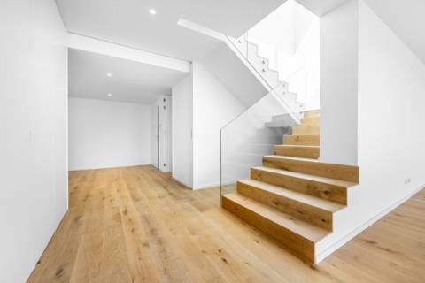 T4 duplex, vista para a cidade do Porto e Rio Douro com terraço de 105m2, perto do centro de Vila Nova de Gaia