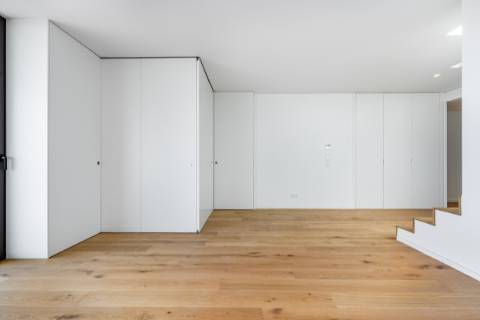 T4 duplex, vista para a cidade do Porto e Rio Douro com terraço de 105m2, perto do centro de Vila Nova de Gaia