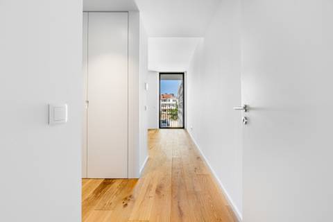 T4 duplex, vista para a cidade do Porto e Rio Douro com terraço de 105m2, perto do centro de Vila Nova de Gaia