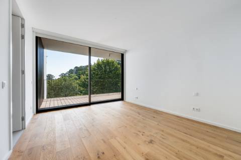 T4 duplex, vista para a cidade do Porto e Rio Douro com terraço de 105m2, perto do centro de Vila Nova de Gaia