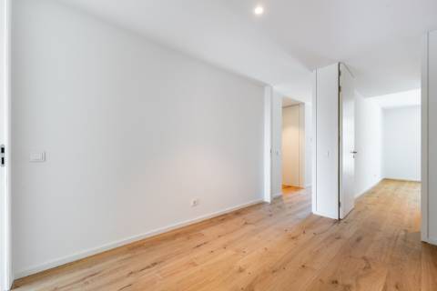 T4 duplex, vista para a cidade do Porto e Rio Douro com terraço de 105m2, perto do centro de Vila Nova de Gaia