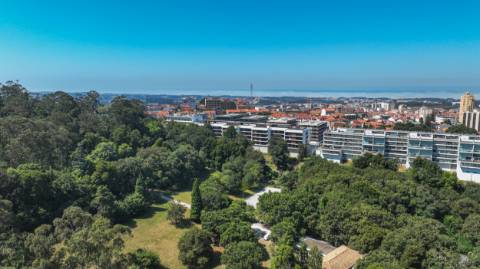 T4 duplex, vista para a cidade do Porto e Rio Douro com terraço de 105m2, perto do centro de Vila Nova de Gaia