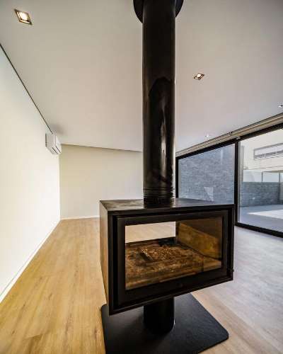 Moderna moradia T3 com vista para o mar.