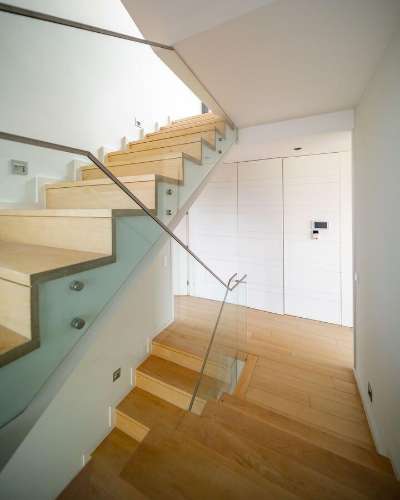 Moderna moradia T3 com vista para o mar.