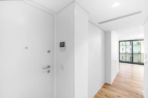 Moderno apartamento T2 na Prestigiada Avenida Duque d'Ávila - Avenidas Novas