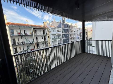 Moderno apartamento T2 na Prestigiada Avenida Duque d'Ávila - Avenidas Novas