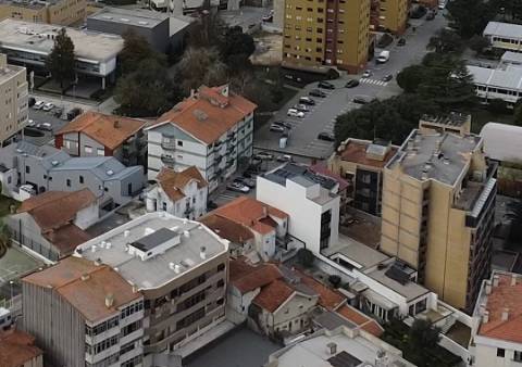 Apartamento T4 com 443m2 no centro de Vila Nova de Gaia(com Jardim e dois Terraços exclusivos do apartamento)