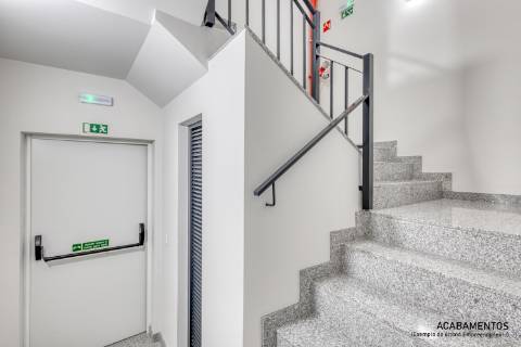 Apartamento T4 com 443m2 no centro de Vila Nova de Gaia(com Jardim e dois Terraços exclusivos do apartamento)