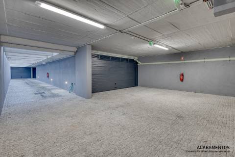 Apartamento T4 com 443m2 no centro de Vila Nova de Gaia(com Jardim e dois Terraços exclusivos do apartamento)