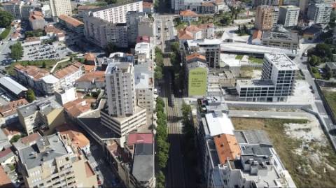 Apartamento T4 com 443m2 no centro de Vila Nova de Gaia(com Jardim e dois Terraços exclusivos do apartamento)