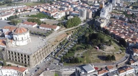 Apartamento T4 com 443m2 no centro de Vila Nova de Gaia(com Jardim e dois Terraços exclusivos do apartamento)