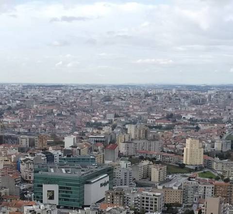 Apartamento T4 com 443m2 no centro de Vila Nova de Gaia(com Jardim e dois Terraços exclusivos do apartamento)