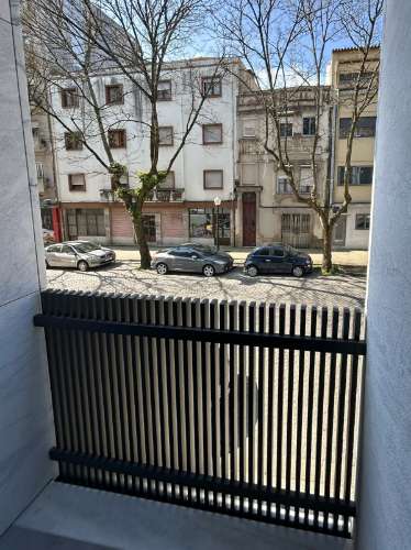 Apartamento T0 na Rua Ferreira Cardoso, junto à Avenida Rodrigues Freitas - Novo