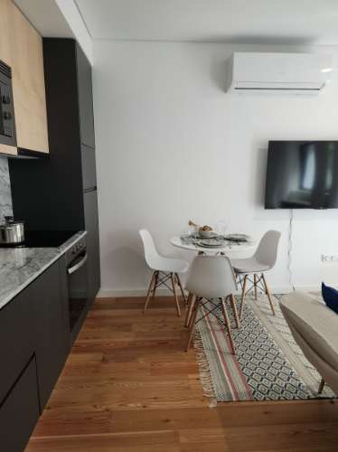 Apartamento T0 na Rua Ferreira Cardoso, junto à Avenida Rodrigues Freitas - Novo