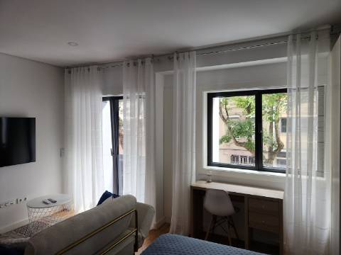 Apartamento T0 na Rua Ferreira Cardoso, junto à Avenida Rodrigues Freitas - Novo